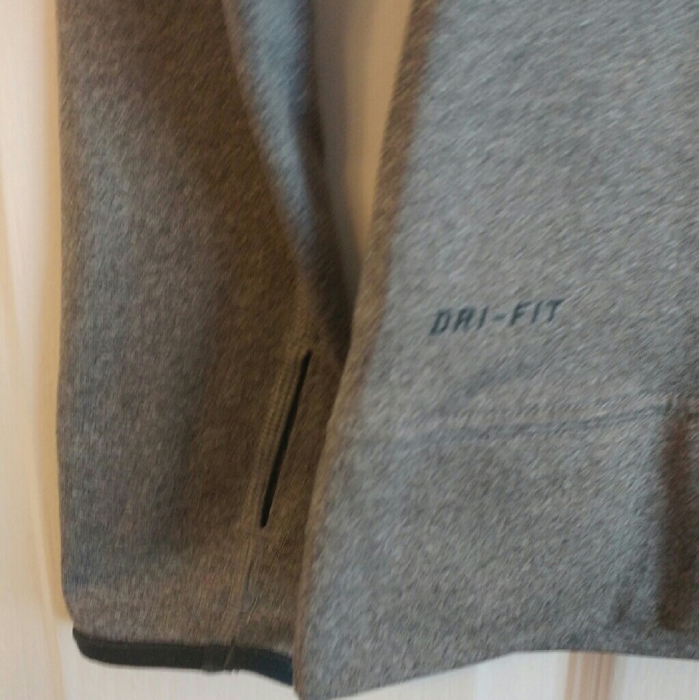Nike Pro Dri Fit Running Jacket - Picture 4 of 4